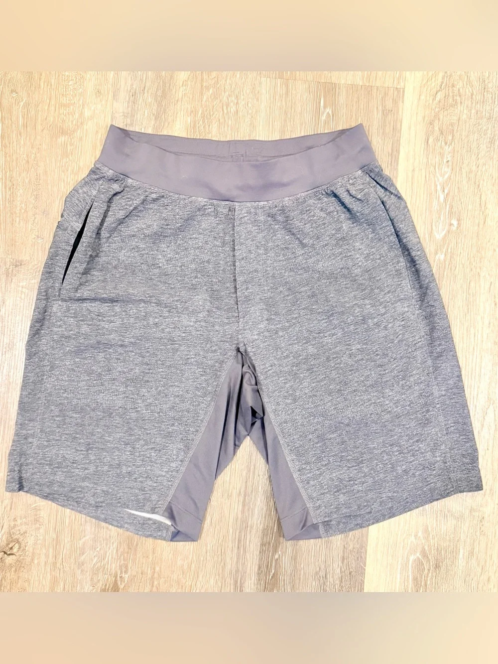 Lululemon Men’s Pace Breaker Lined Shorts Gray Heather Size Small EUC